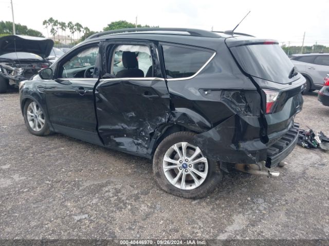 1FMCU9GD9JUC95216 Ford ESCAPE SE