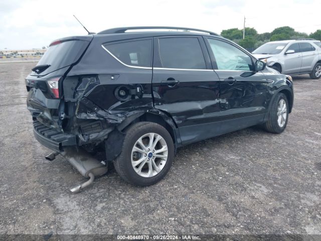 1FMCU9GD9JUC95216 Ford ESCAPE SE