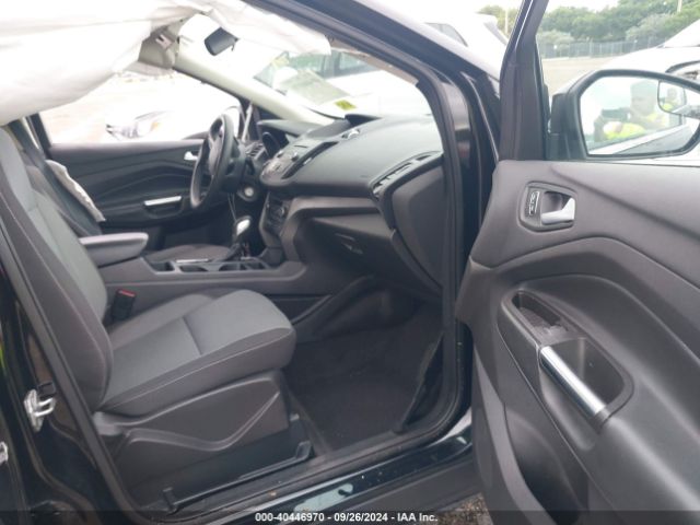 1FMCU9GD9JUC95216 Ford ESCAPE SE