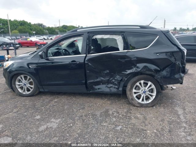 1FMCU9GD9JUC95216 Ford ESCAPE SE