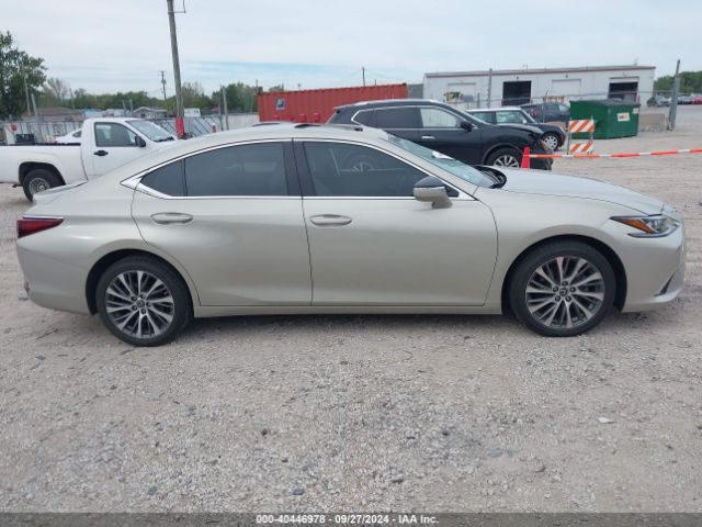 58AD11D14MU004370 Lexus ES 250