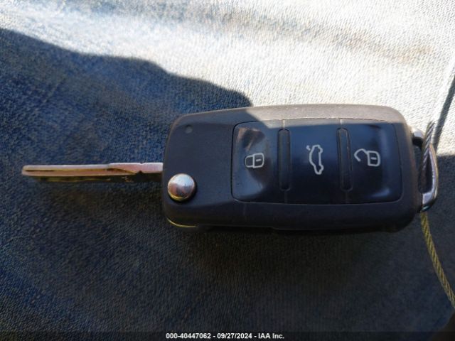 3VWF17AT2GM636741 Volkswagen Beetle 1.8t Classic