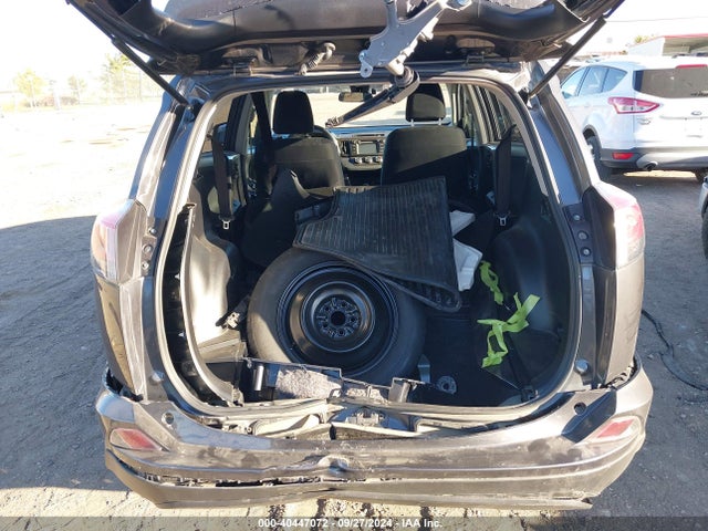 Toyota RAV4 LE 2018 JTMBFREV9JJ235119 Image 17