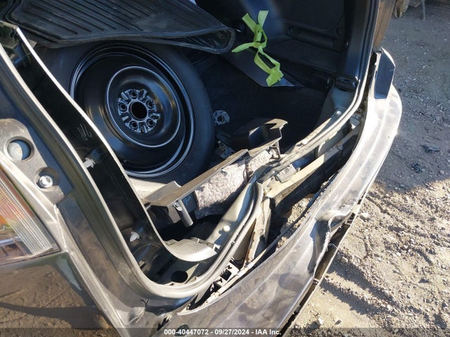 Toyota RAV4 LE 2018 JTMBFREV9JJ235119 Image 18