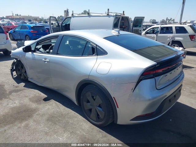 Toyota Prius Le 2024 JTDACAAU1R3017579 Image 3