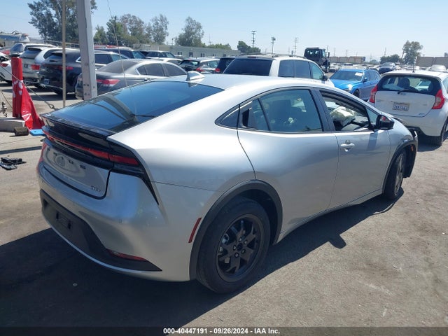 Toyota Prius Le 2024 JTDACAAU1R3017579 Image 4