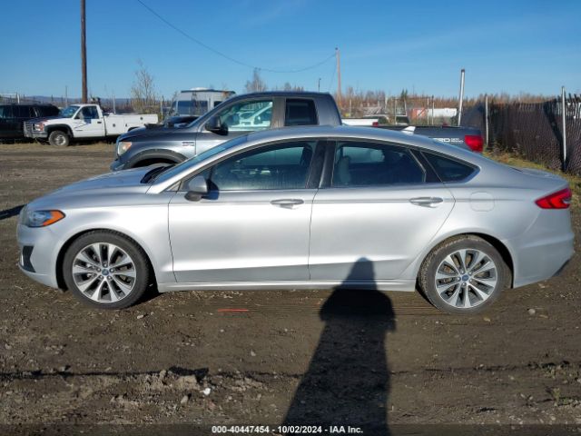 3FA6P0T92KR261140 Ford FUSION SE