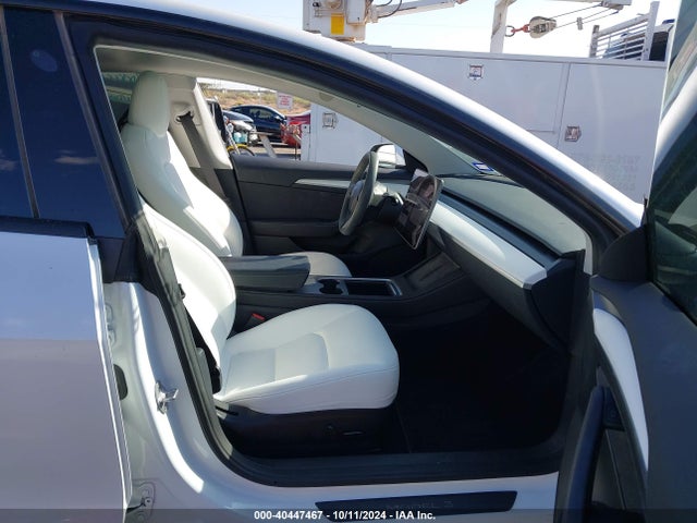 2023 TESLA MODEL 3 5YJ3E1EB9PF675730 Photo 4