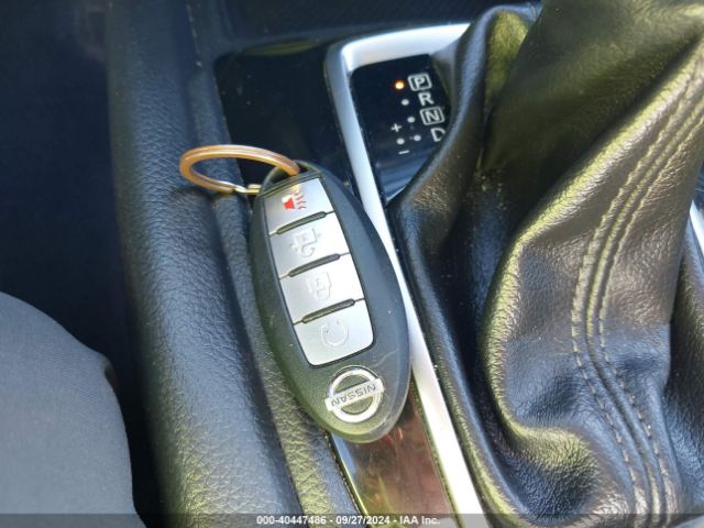 KNMAT2MT3HP564112 Nissan ROGUE SV