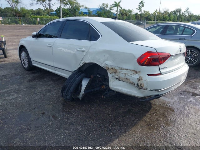 Volkswagen Passat 1.8t Se 2017 1VWBT7A37HC000988 Image 3