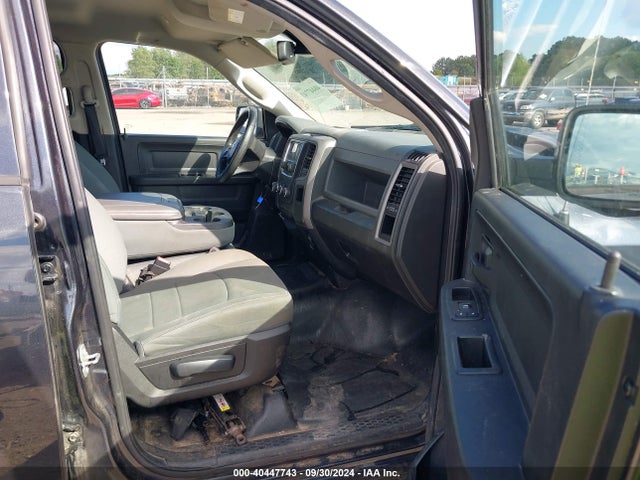 1C6RR7KT1HS667051 RAM 1500 Tradesman  4x4 5'7 Box