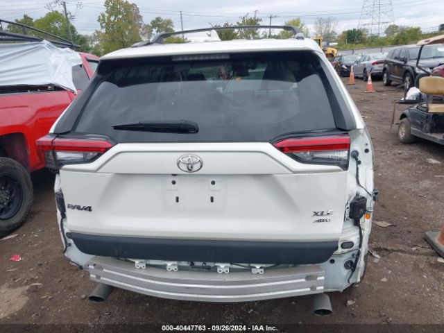 2T3A1RFVXMW152247 Toyota Rav4 Xle Premium