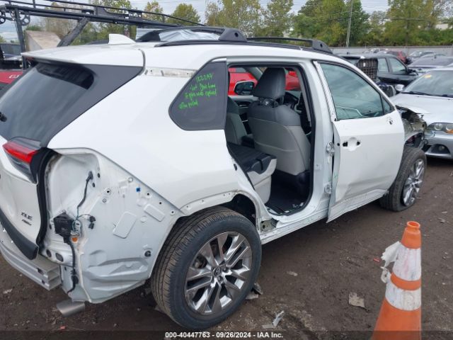 2T3A1RFVXMW152247 Toyota Rav4 Xle Premium
