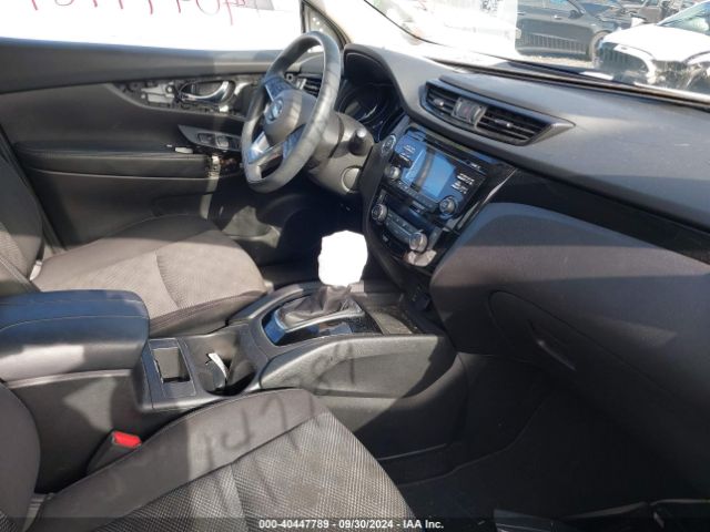 JN1BJ1CR2HW125258 Nissan Rogue Sport Sv