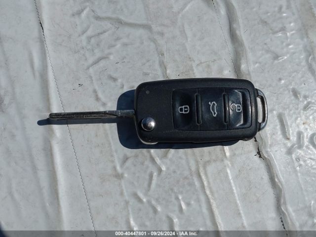 WVGAV7AX8GW551659 Volkswagen TIGUAN S