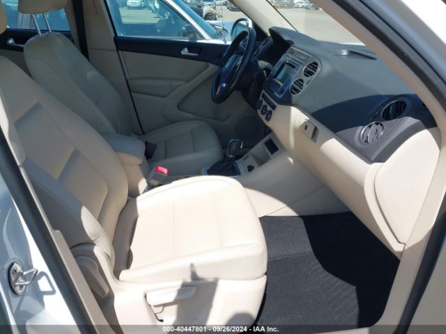 WVGAV7AX8GW551659 Volkswagen TIGUAN S