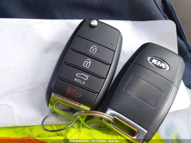 5XXGT4L38LG426217 KIA Optima Lx