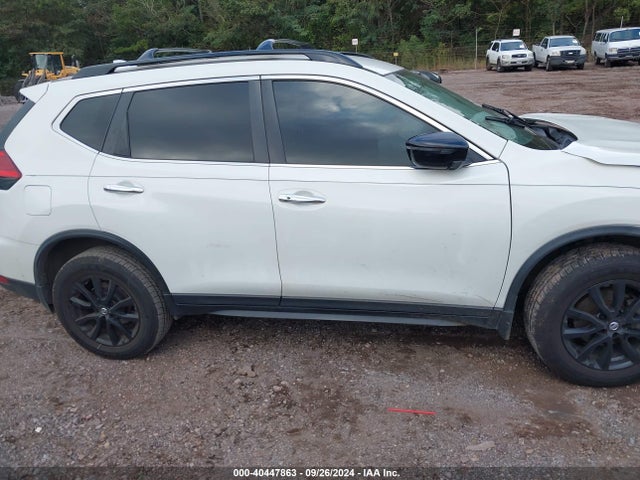Nissan ROGUE SV 2017 5N1AT2MV0HC813065 Image 14