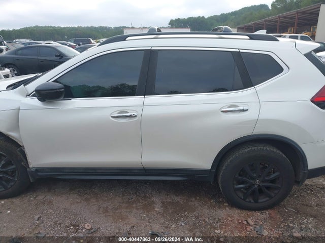 Nissan ROGUE SV 2017 5N1AT2MV0HC813065 Image 15