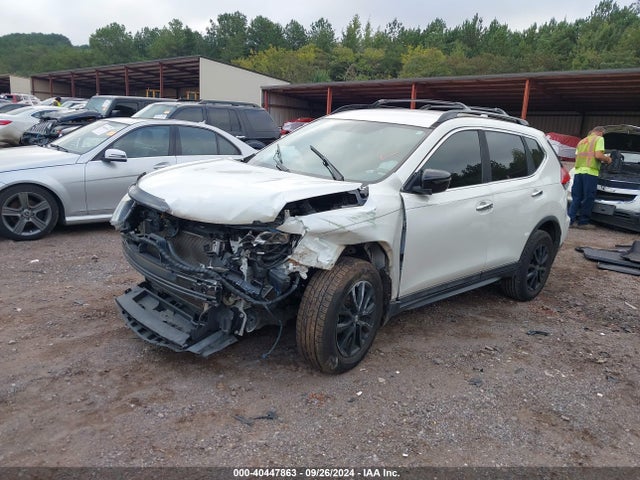 Nissan ROGUE SV 2017 5N1AT2MV0HC813065 Image 2
