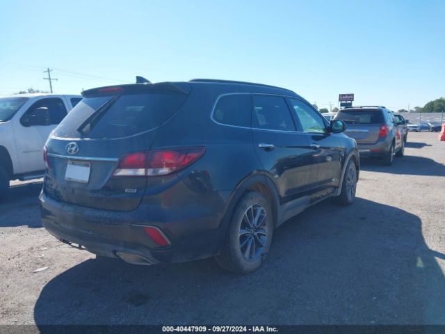 KM8SMDHF4HU225115 Hyundai Santa Fe Se