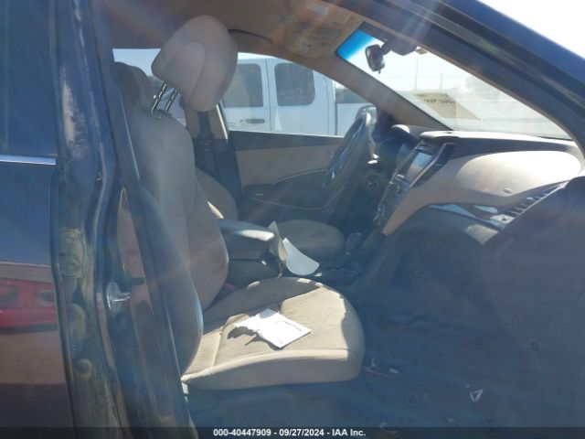 KM8SMDHF4HU225115 Hyundai Santa Fe Se