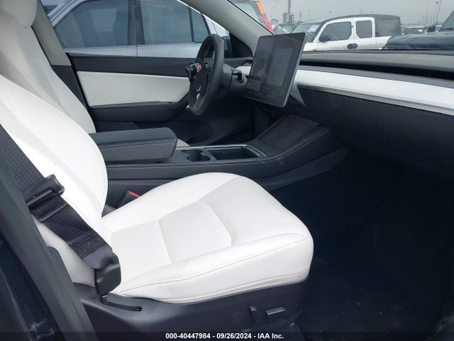 2021 TESLA MODEL Y 5YJYGDEF9MF293908 Photo 4