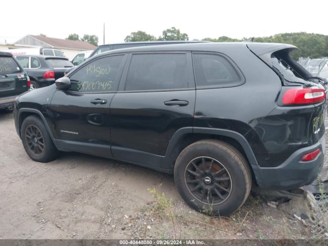 1C4PJMAB2EW166754 Jeep Cherokee Sport
