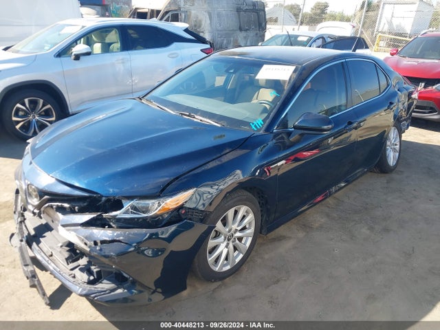 Toyota CAMRY LE 2018 JTNB11HK8J3029565 Image 2