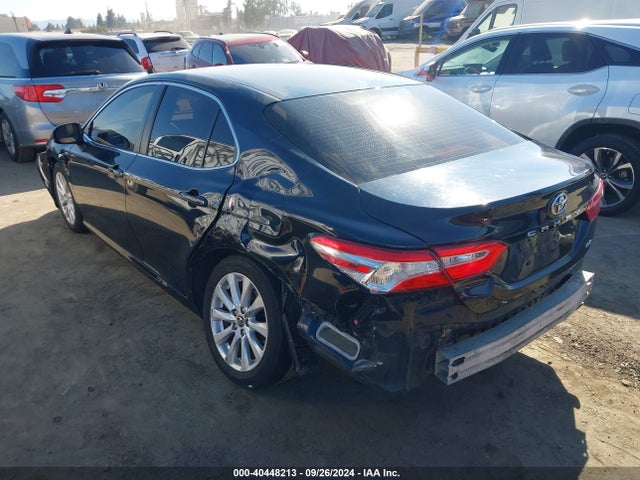 Toyota CAMRY LE 2018 JTNB11HK8J3029565 Image 3