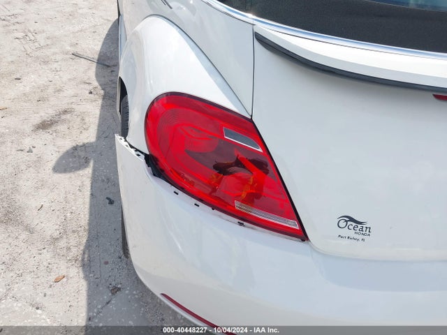 3VW5X7AT9EM803166 Volkswagen Beetle 2.5l