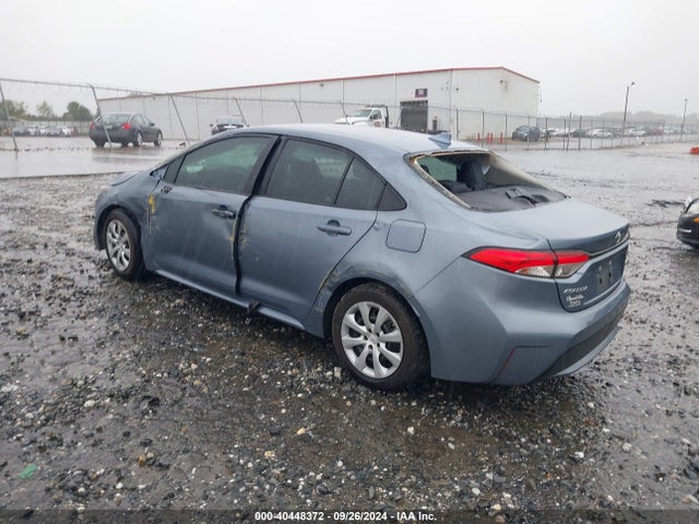 Toyota COROLLA LE 2022 5YFEPMAE1NP388369 Image 3