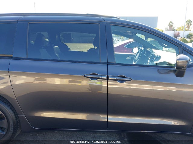 Chrysler Pacifica Hybrid Limited 2020 2C4RC1N70LR242565 Image 13