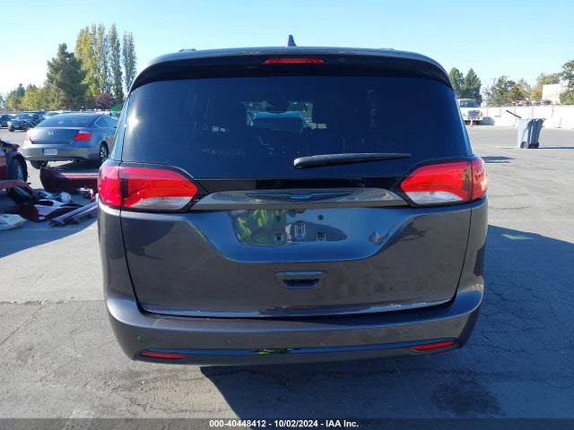 Chrysler Pacifica Hybrid Limited 2020 2C4RC1N70LR242565 Image 16