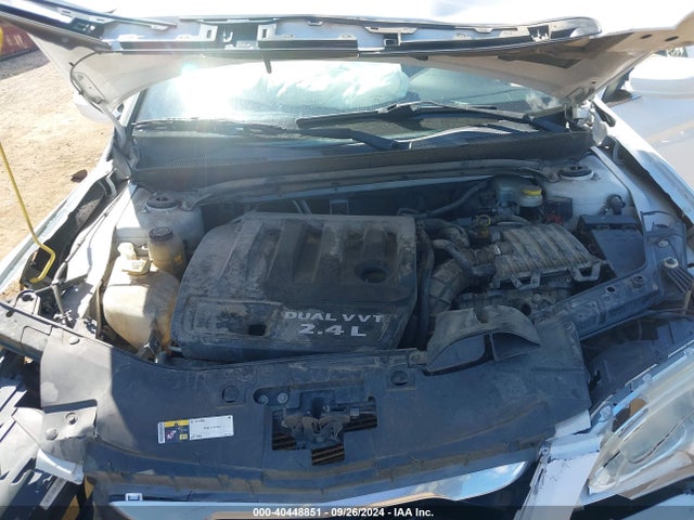 1C3CCBAB0EN207874 Chrysler 200 LX