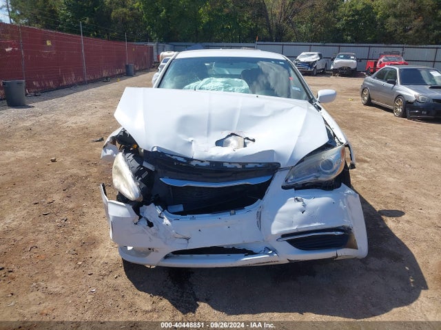 1C3CCBAB0EN207874 Chrysler 200 LX