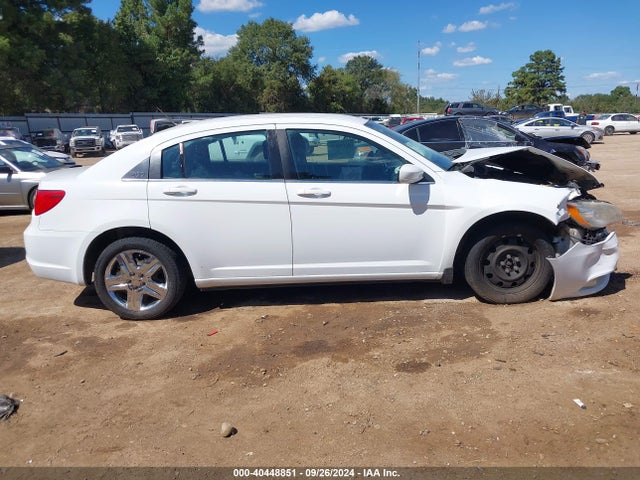 Chrysler 200 LX 2014 1C3CCBAB0EN207874 Image 14