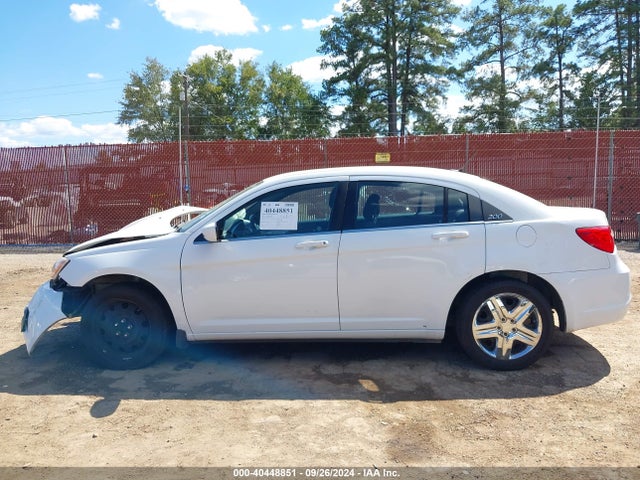 Chrysler 200 LX 2014 1C3CCBAB0EN207874 Image 15