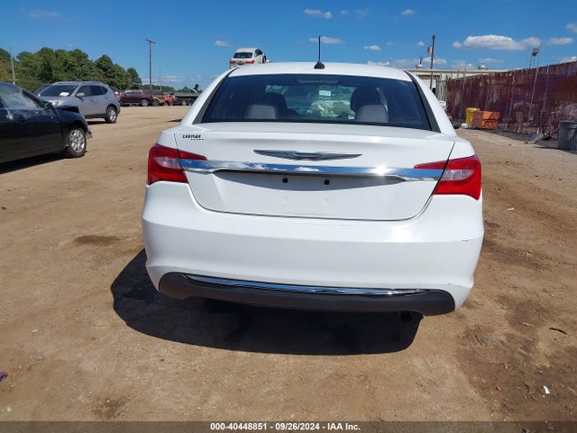Chrysler 200 LX 2014 1C3CCBAB0EN207874 Image 17