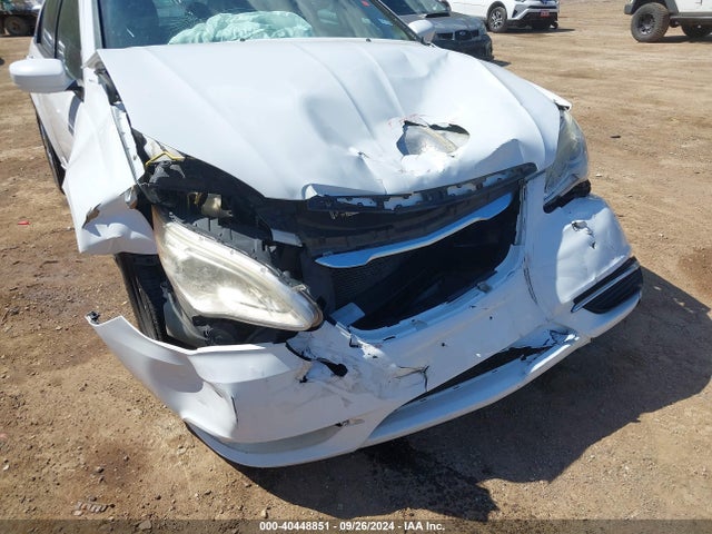 1C3CCBAB0EN207874 Chrysler 200 LX