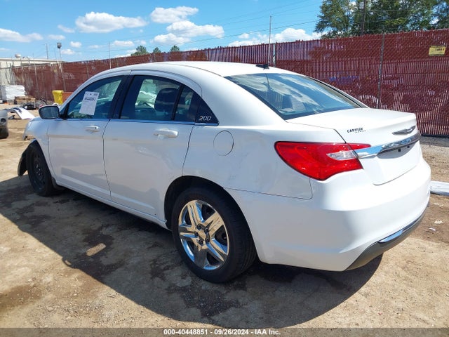 1C3CCBAB0EN207874 Chrysler 200 LX