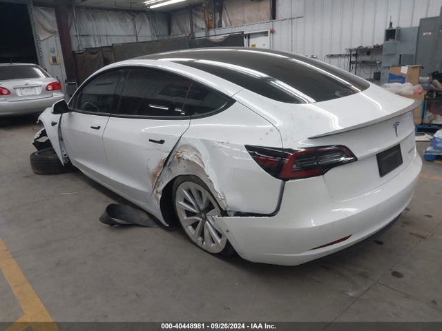 2022 TESLA MODEL 3 5YJ3E1EBXNF253009 Photo 2