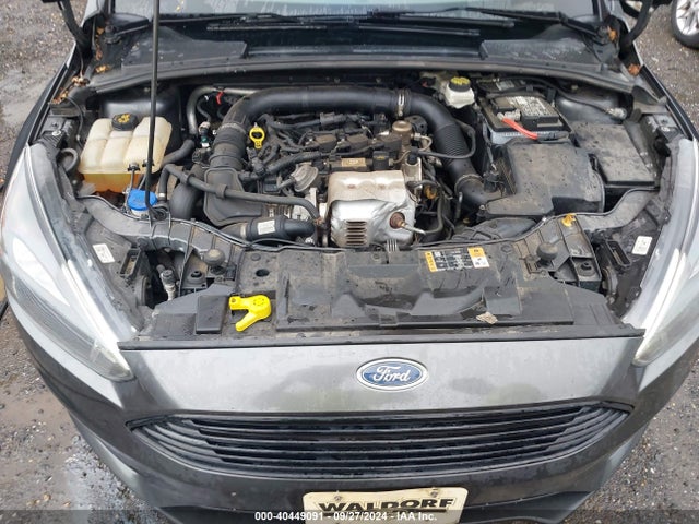 Ford FOCUS SE 2018 1FADP3FE8JL256829 Image 10