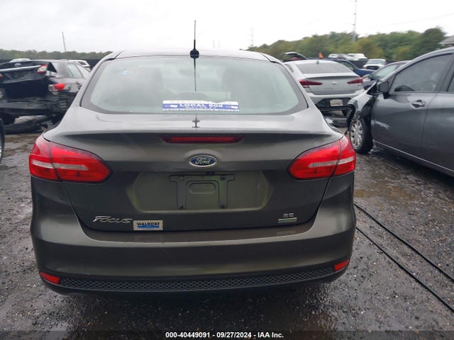 Ford FOCUS SE 2018 1FADP3FE8JL256829 Image 16