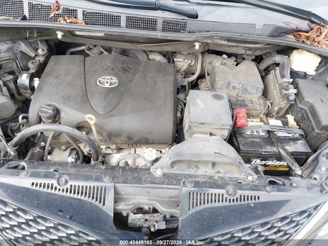 5TDXZ3DC6HS780847 Toyota Sienna Se Premium 8 Passenger