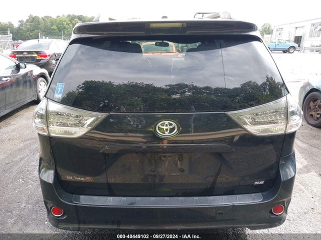 5TDXZ3DC6HS780847 Toyota Sienna Se Premium 8 Passenger