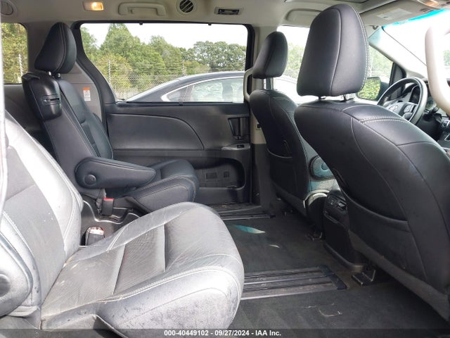 5TDXZ3DC6HS780847 Toyota Sienna Se Premium 8 Passenger