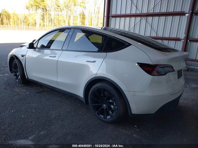 2021 TESLA MODEL Y 5YJYGDEE3MF255520 Photo 2