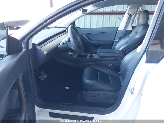 2021 TESLA MODEL Y 5YJYGDEE3MF255520 Photo 4