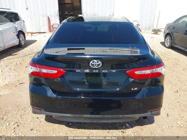 Toyota CAMRY LE 2018 4T1B11HK9JU601348 Image 17